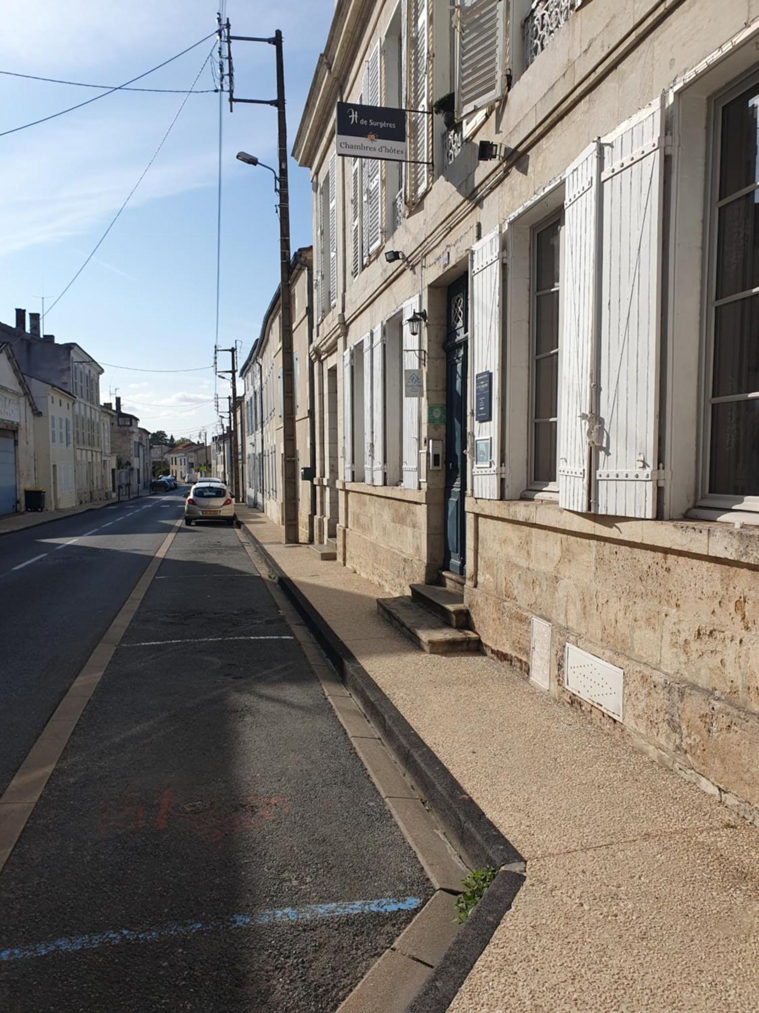 H De 2* Surgères