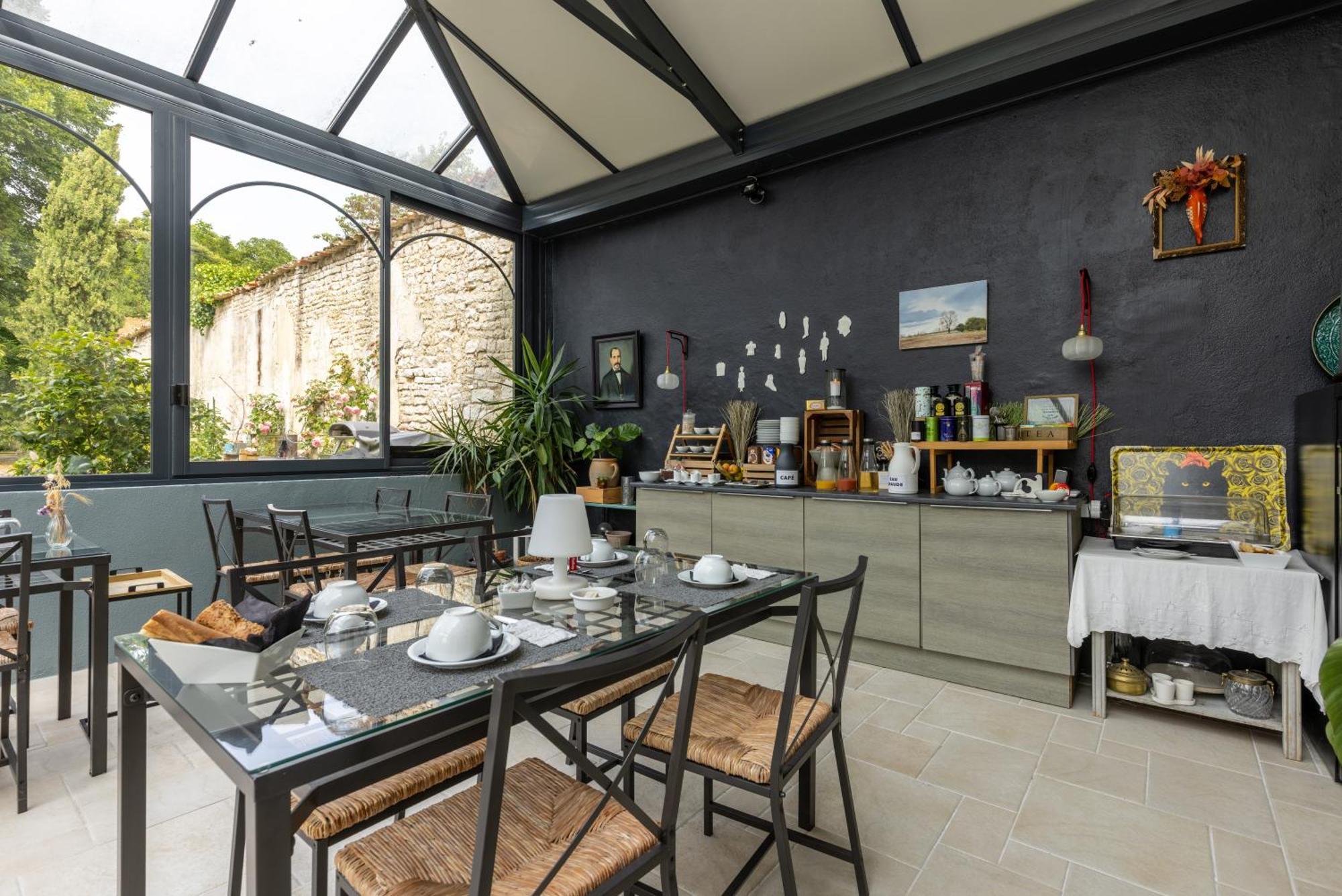 Bed & Breakfast H De Surgères