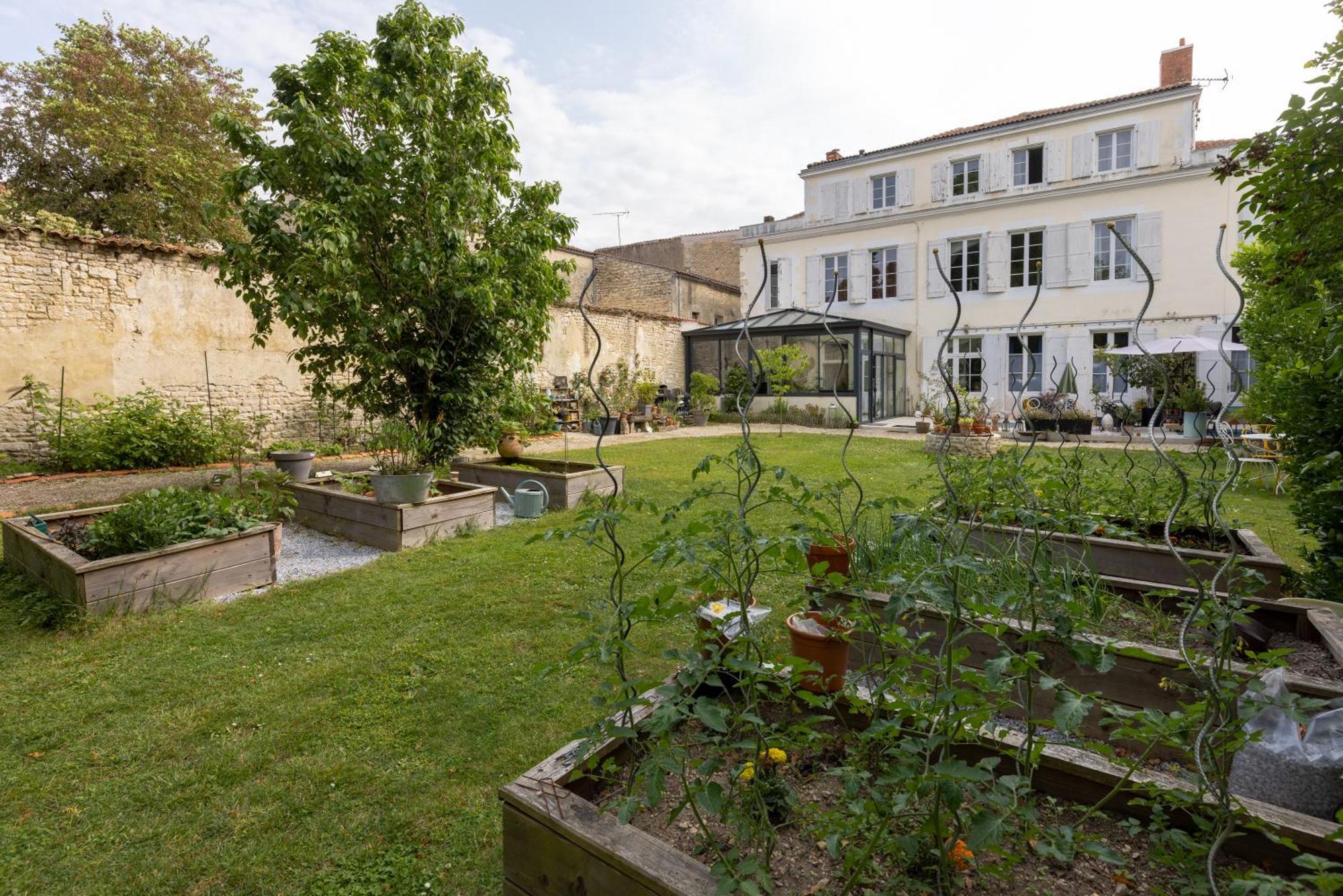 H De 2* Surgères